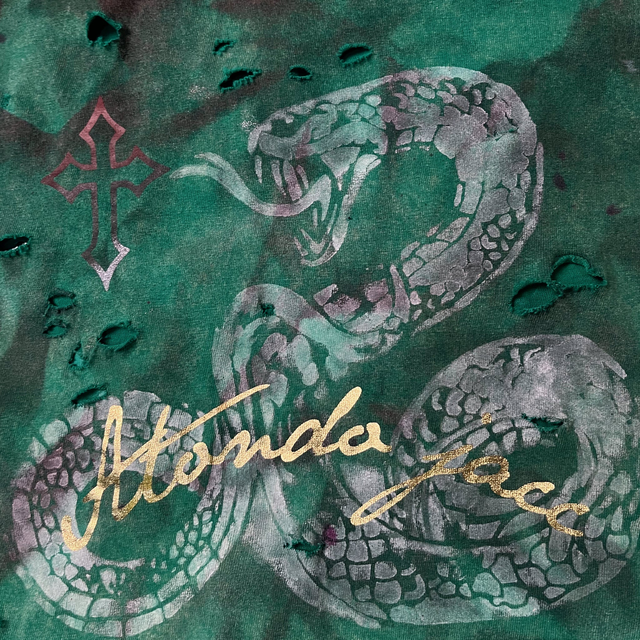 Serpiente de guerra Cruz de sangre_PIEZA UNICA